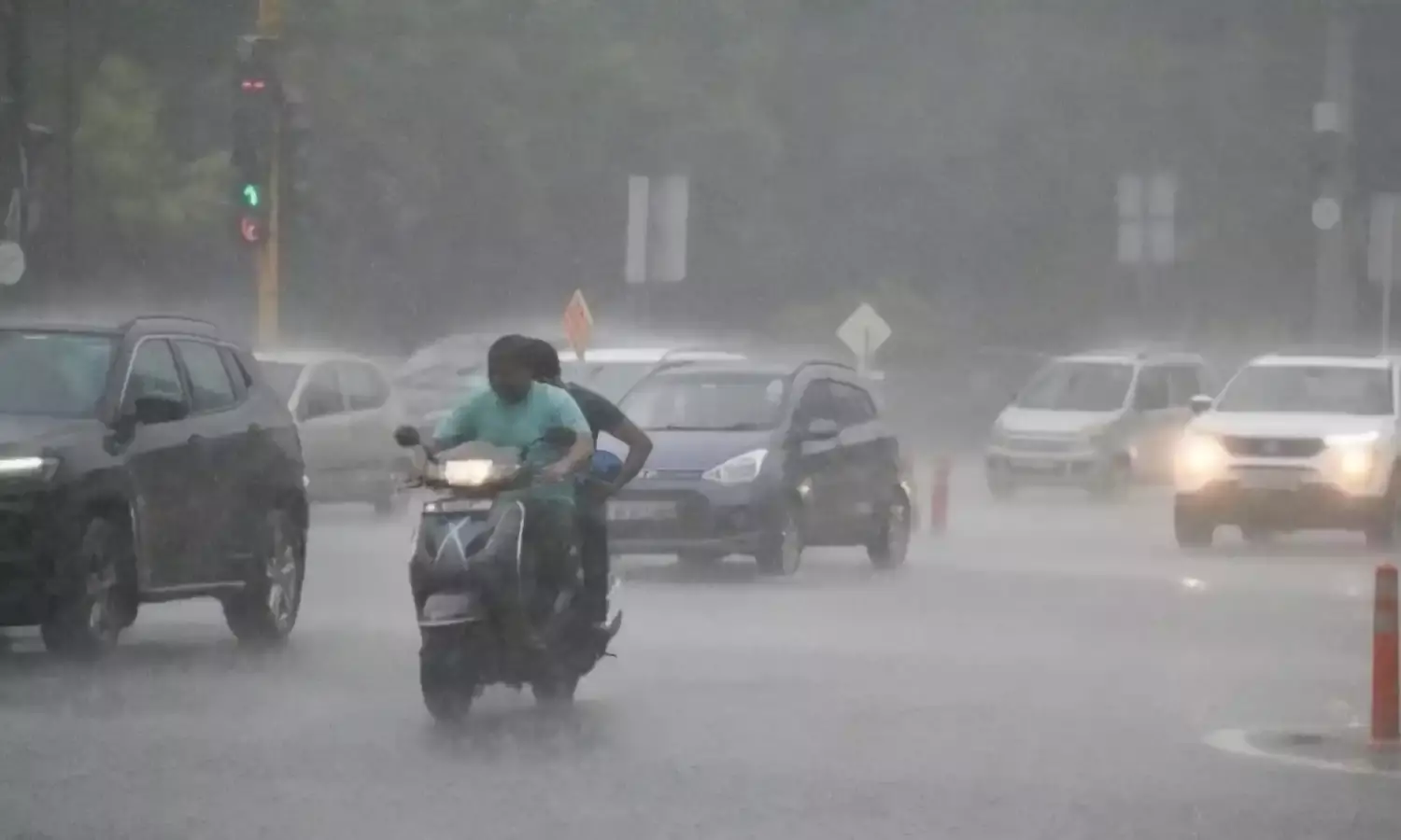 Hyderabad: Sudden thunderstorms, rains bring brief relief from summer