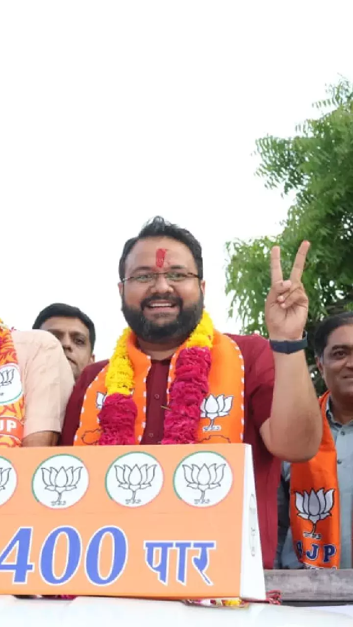 Hemang Joshi, Gujarat youngest candidate
