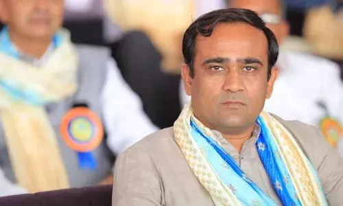 Congs Surat LS candidate Kumbhanis nomination rejected over proposers signĀ discrepancies