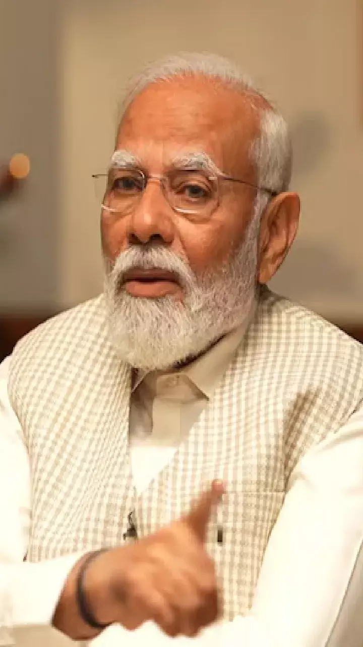 Fake videos sold in mohabbat ki dukkan : PM Modi