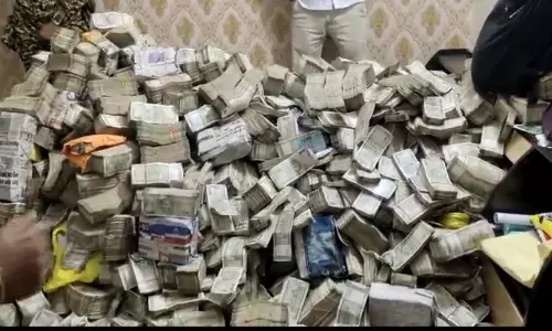 ED recovers Rs 20-30 Cr cash during raids at multiple locations in Ranchi