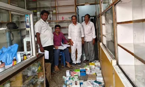 DCA raids quackās clinic in Suryapet, seizes drugs worth Rs 1.5 lakhs