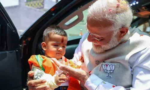 Warangal: Congress raises issue of childrenās involvement in poll activities by PM Modi