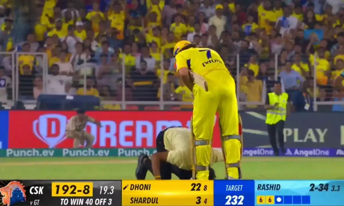 Man enters ground to meet Dhoni during IPL match in Gujarat, arrested