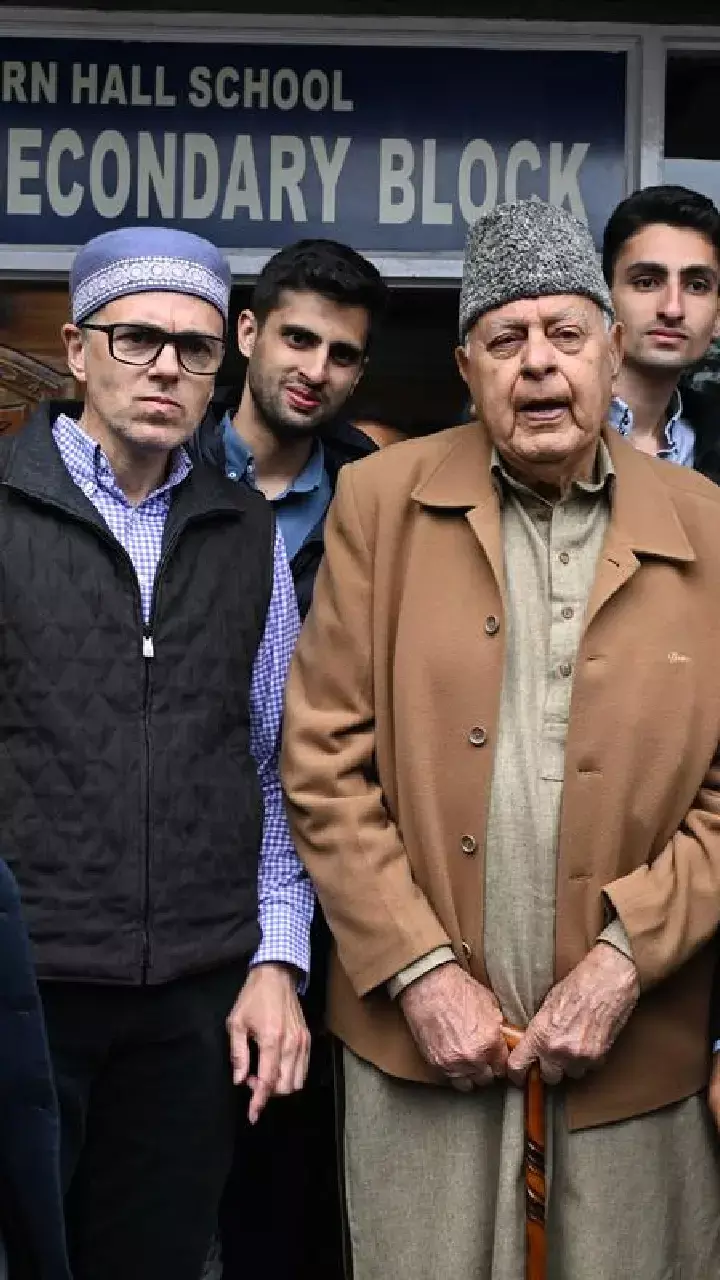 Three generations of Abdullah family caste vote