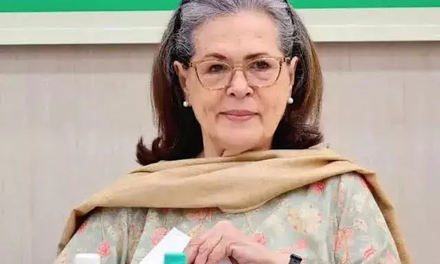 Telangana Cabinet to invite Sonia Gandhi to State Formation celebrations on June 2