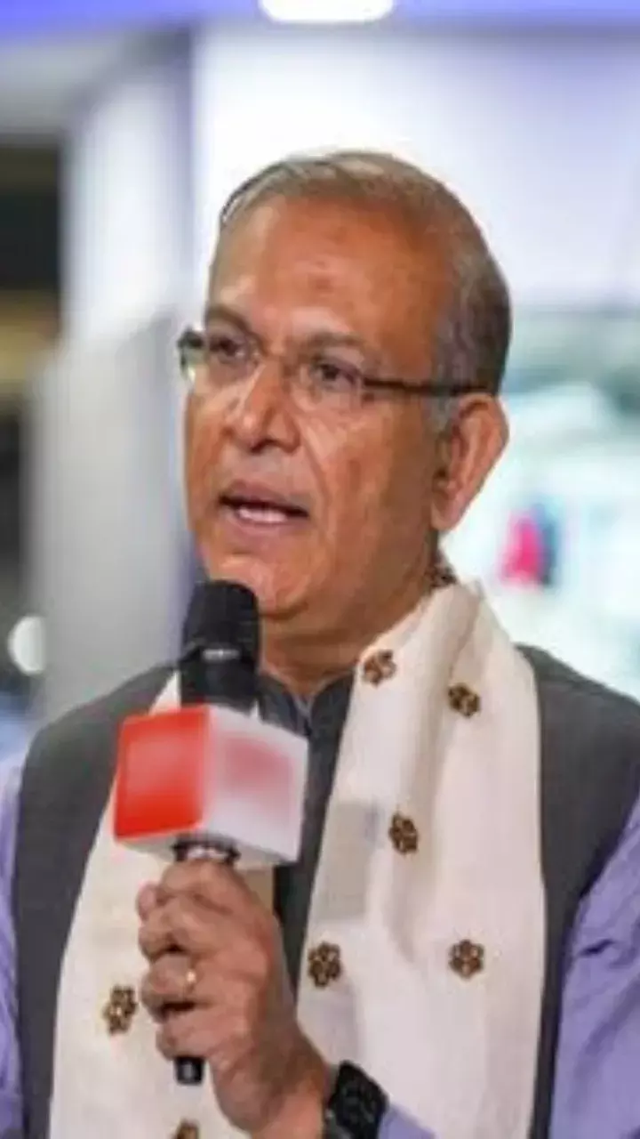 Union minister Jayant Sinha issued notice by BJP