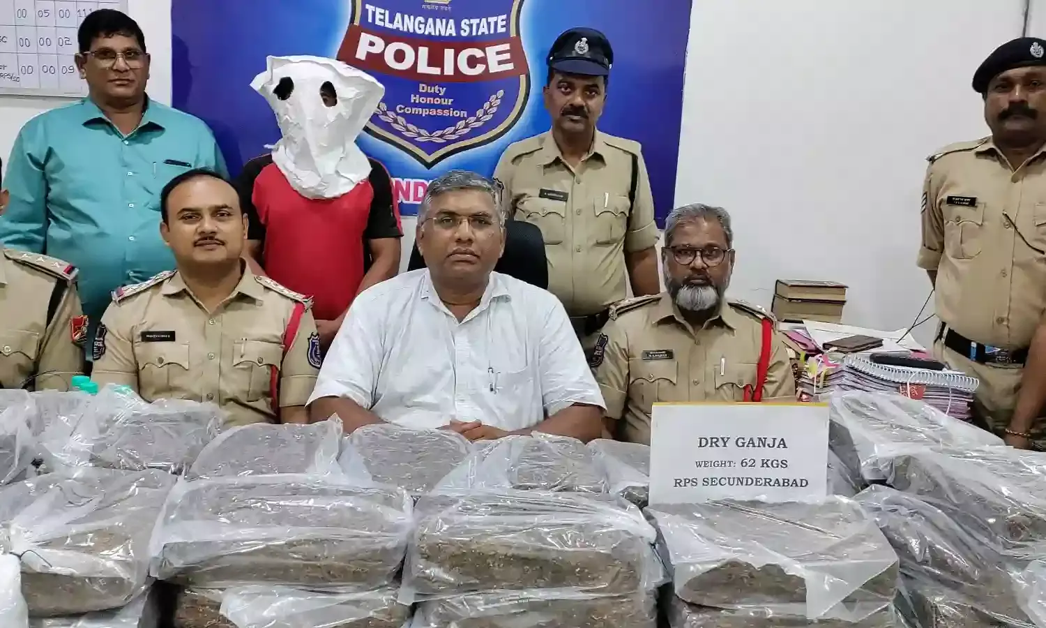 Interstate drug peddler caught at Secunderabad station with Rs 15 lakhs ganja