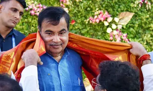 Nitin Gadkari achieves hat-trick with victory from Nagpur