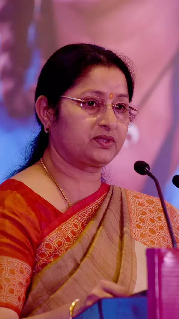 Union minister Devi leading in Jharkhand