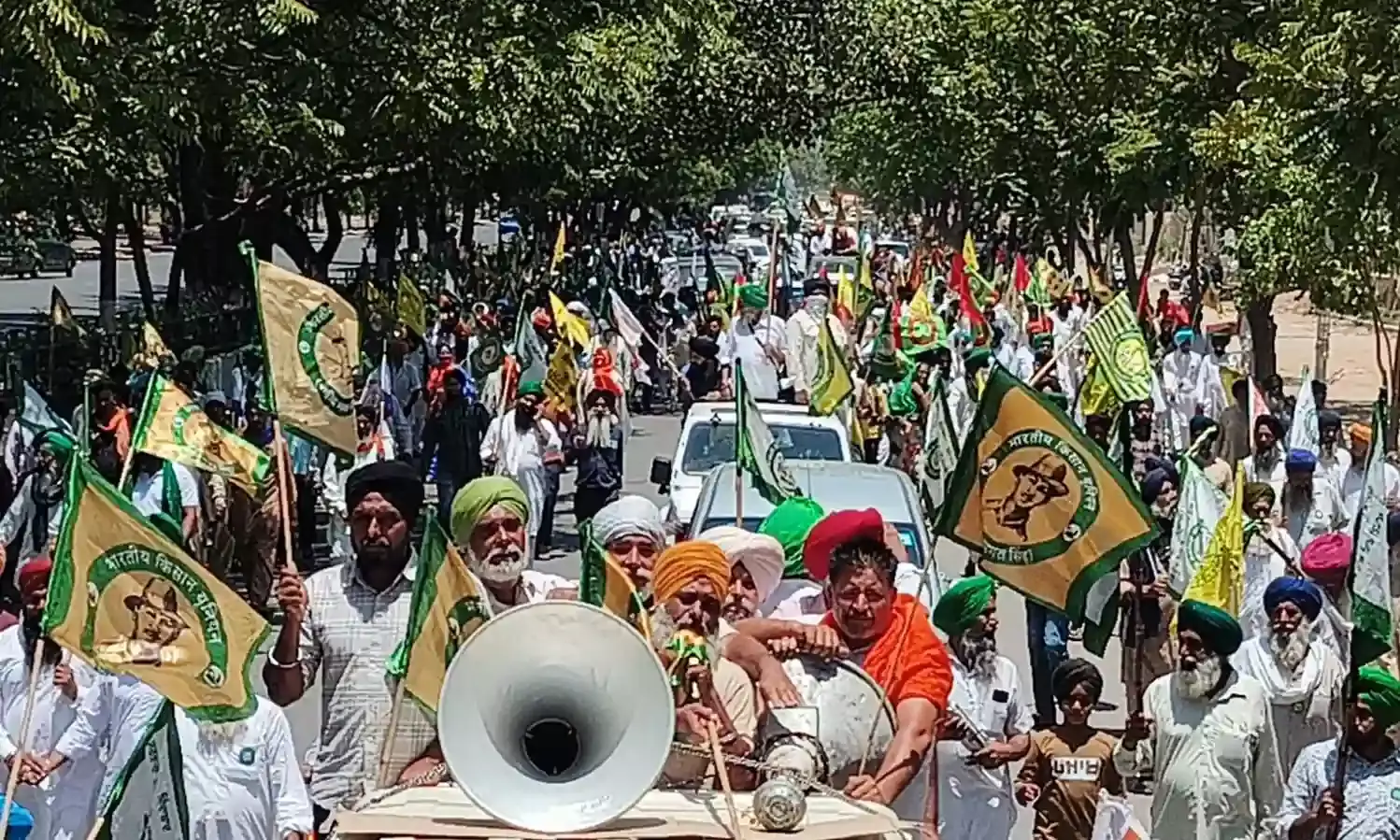 Kangana slap row: Farmer outfits take out march in support of CISF woman constable