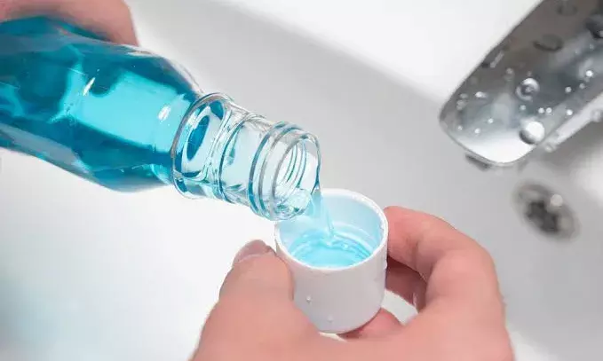 Study finds alcohol mouthwashes can affect oral health