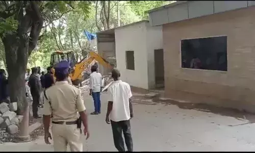 Hyderabad: Day after demolition outside Jaganās house, GHMC zonal commissioner HemantĀ transferred
