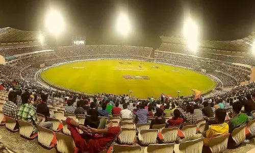 Hyderabad cricket association āendsā dispute with Telangana power; clears full bill