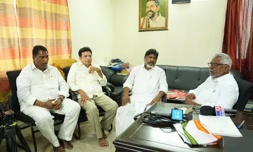 BRS MLA Sanjayās joining: Telangana Congress sends teams to pacify Jeevan Reddy