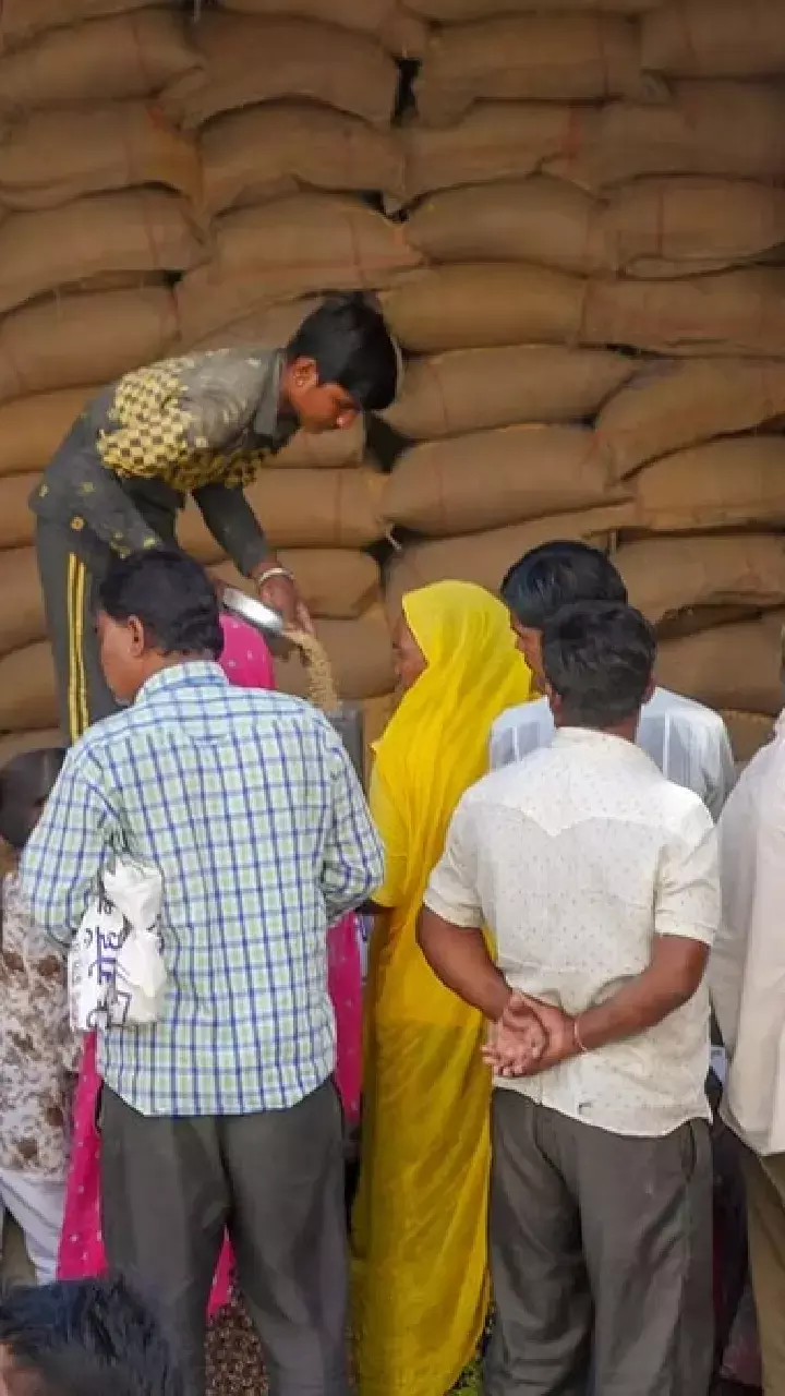 Woman PDS dealer paraded with garland of slippers