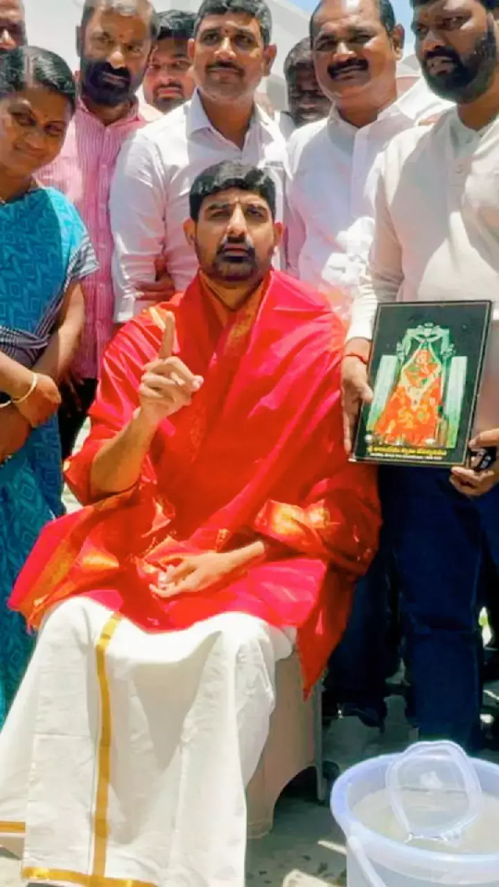 Huzurabad BRS MLA Padi Kaushik Reddy pledges in wet clothing