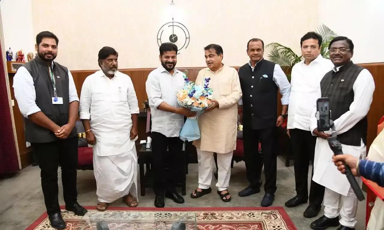 Declare south RRR as national highway; upgrade Hyderabad – Vijayawada NH to 6 lanes: CM Revanth to Gadkari