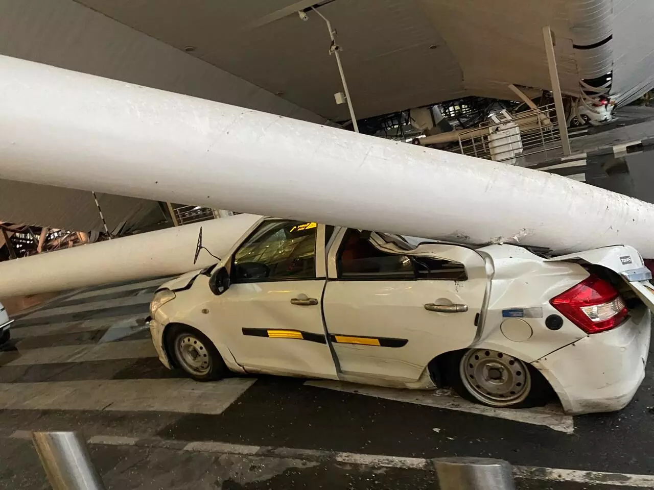 6 injured after portion of roof of Delhi airports Terminal-1 collapses 6 injured after portion of roof of Delhi airports Terminal-1 collapses