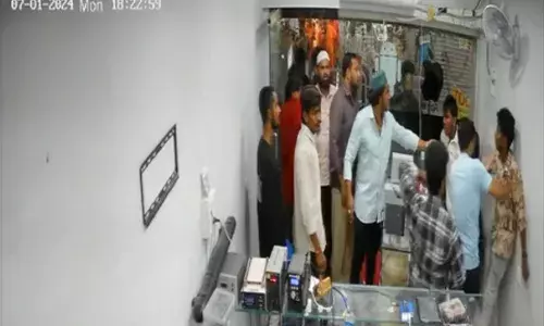 Hyderabad: Miscreants attack mobile repair shop over pending payment at Ameerpet; 7 held