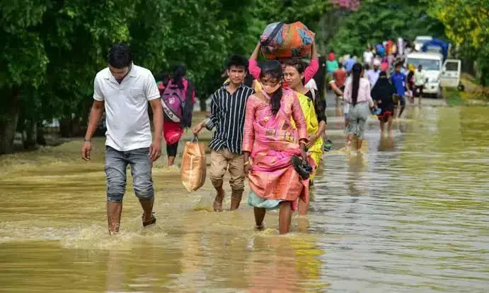 Assam flood situation deteriorates, 16.50 lakh people affected in 29 districts