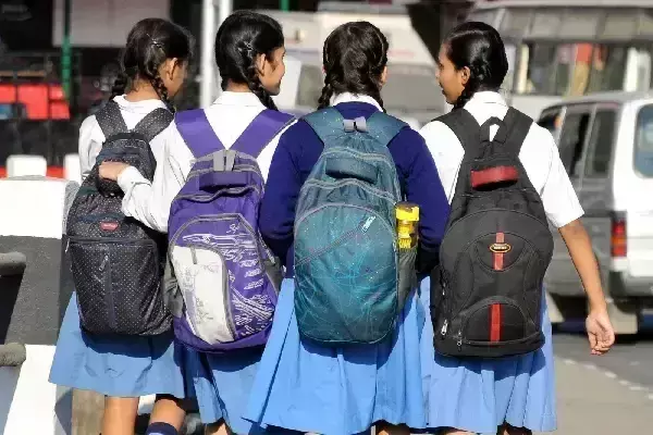 Education Ministry reviews guidelines for implementation of bagless days in school