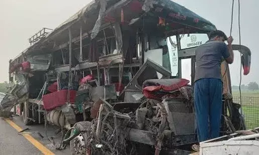 18 killed, 19 injured as bus hits milk tanker in UPs Unnao