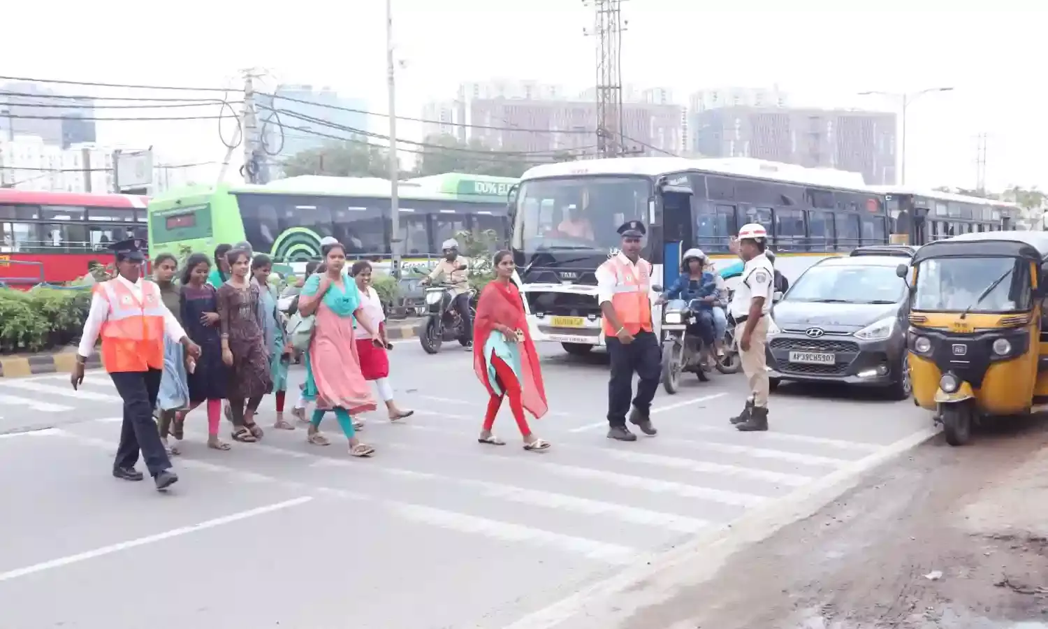 Cyberabad police, IT firms deploy 83 traffic marshals to ease congestion