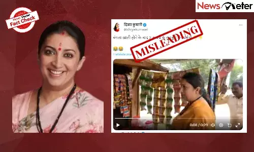 Fact Check: Video of Smriti Irani buying from roadside shop is from 2019, not 2024