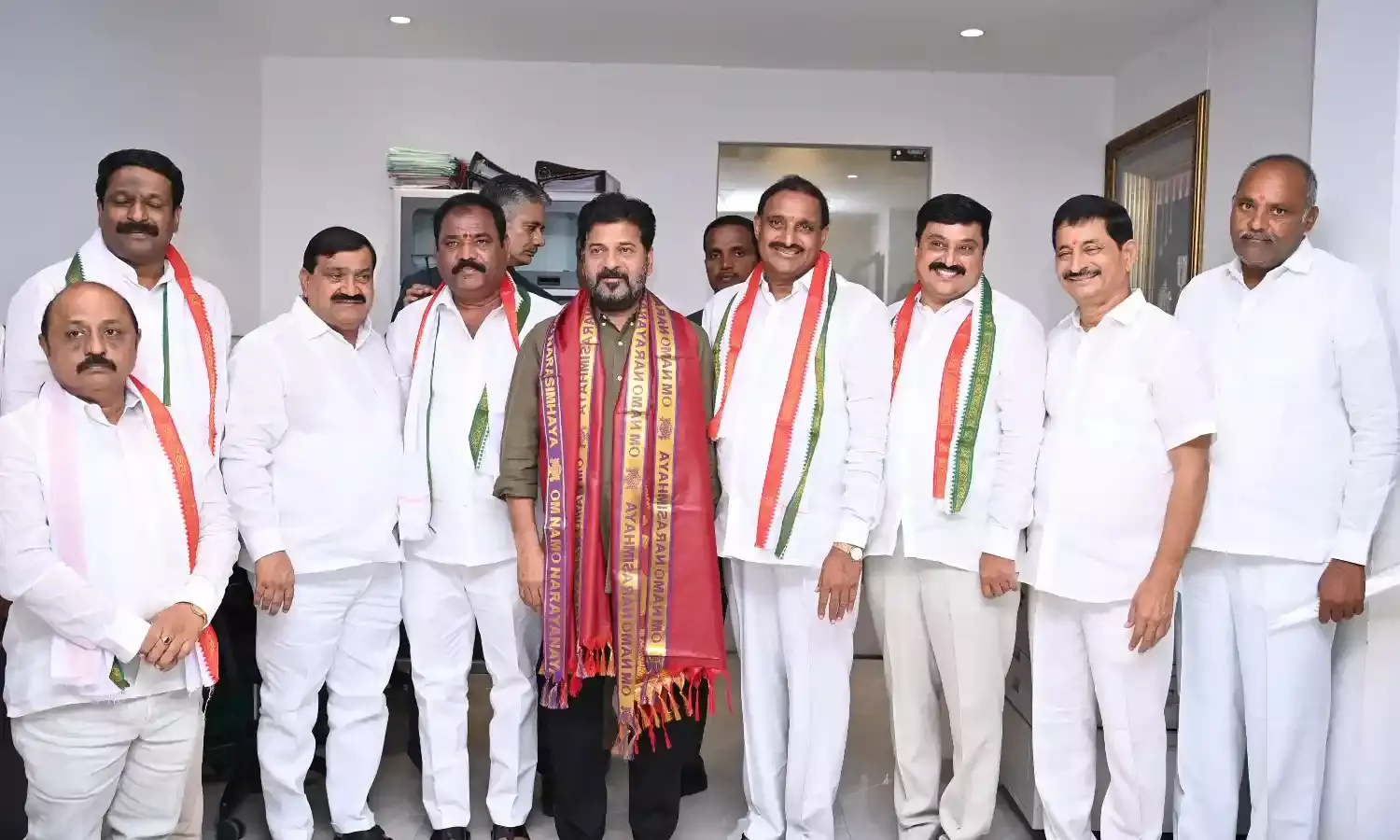 BRS Serilingampally MLA Arekapudi Gandhi joins Congress; becomes 9th leader to leave KCR