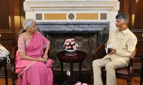 Chandrababu Naidu in Delhi, likely to meet central ministers over state funds