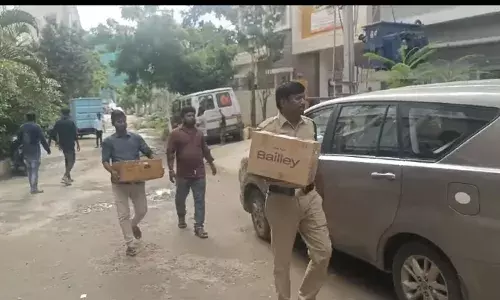 Madanapalle Sub-Collector office blaze: Former YSRCP minister Peddireddyās PA residence raided in Hyderabad