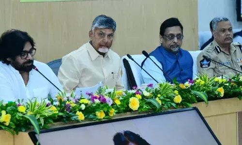 CM Naidu meets district collectors, discusses revival of lift irrigation