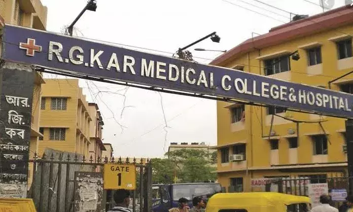 Kolkata doctors rape-murder: Hospital services hit across Bengal, doctors continue to cease work