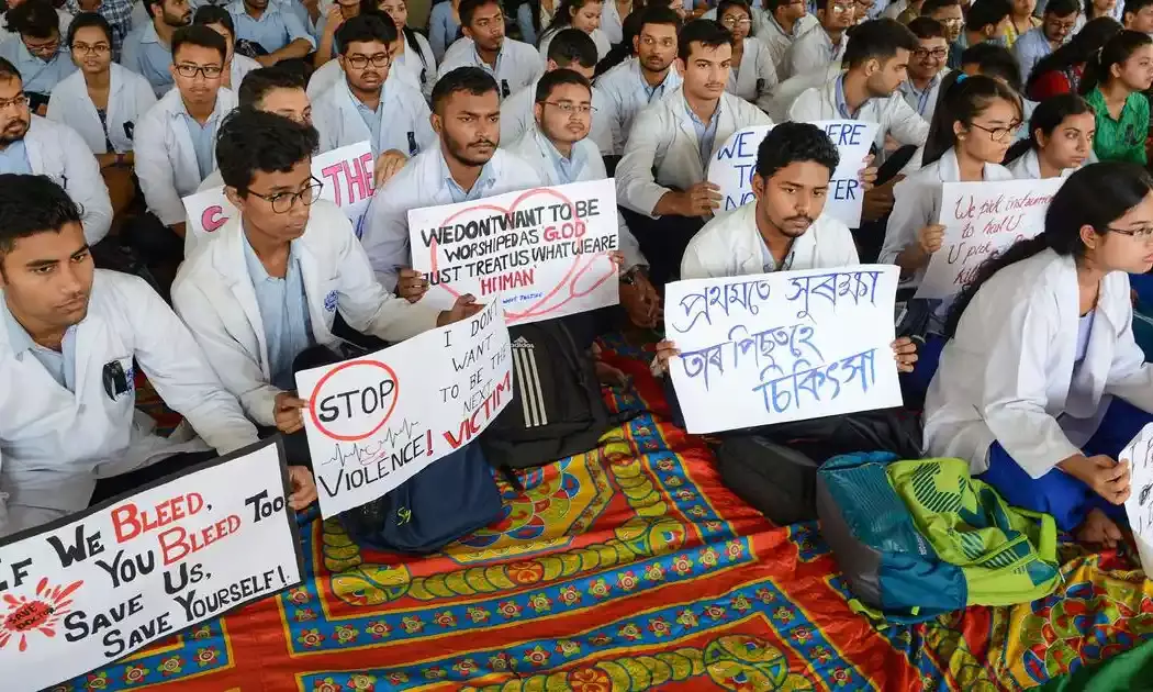 Govt asks states to provide 2-hourly situation report in wake of doctors protest