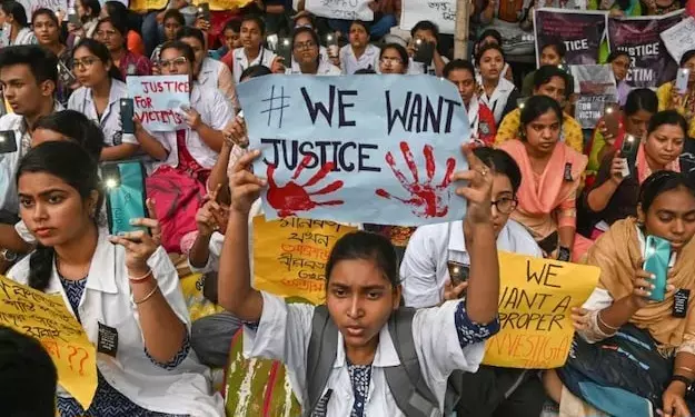Kolkata rape: SC takes cognizance of case, cops summon ex-BJP MP over medics identity