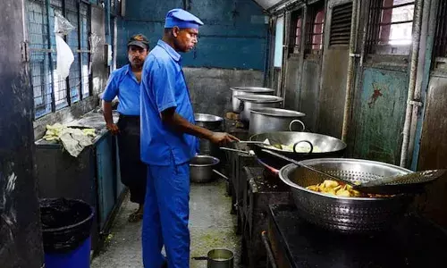 Railways begin drive to inspect pantry cars after complaints against staff of boozing, overcharging