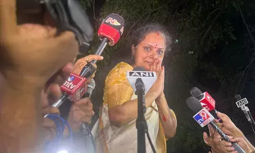 Kavitha walks out of Tihar jail