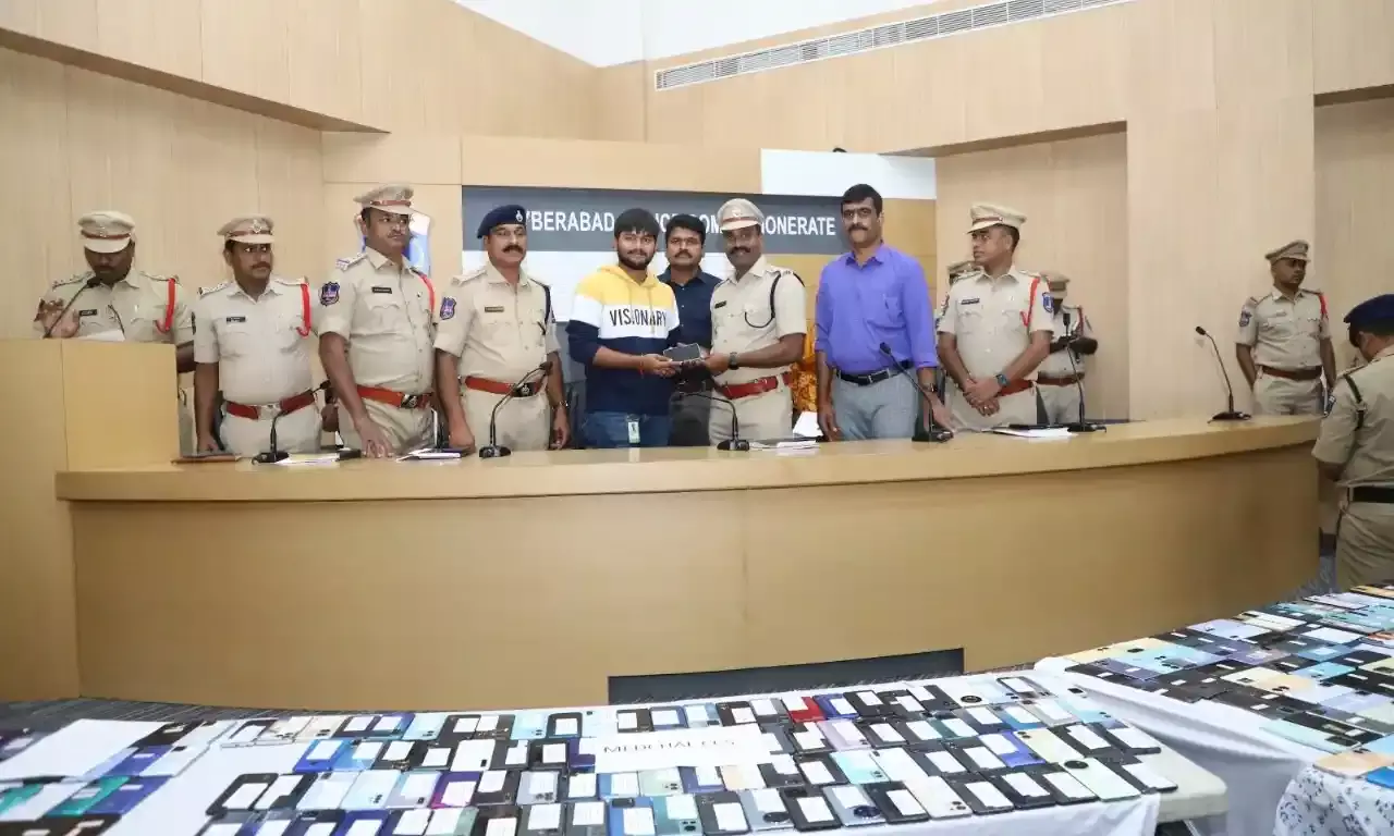 Cyberabad cops recover 570 stolen, lost mobiles worth Rs 1.50 cr in 25 days