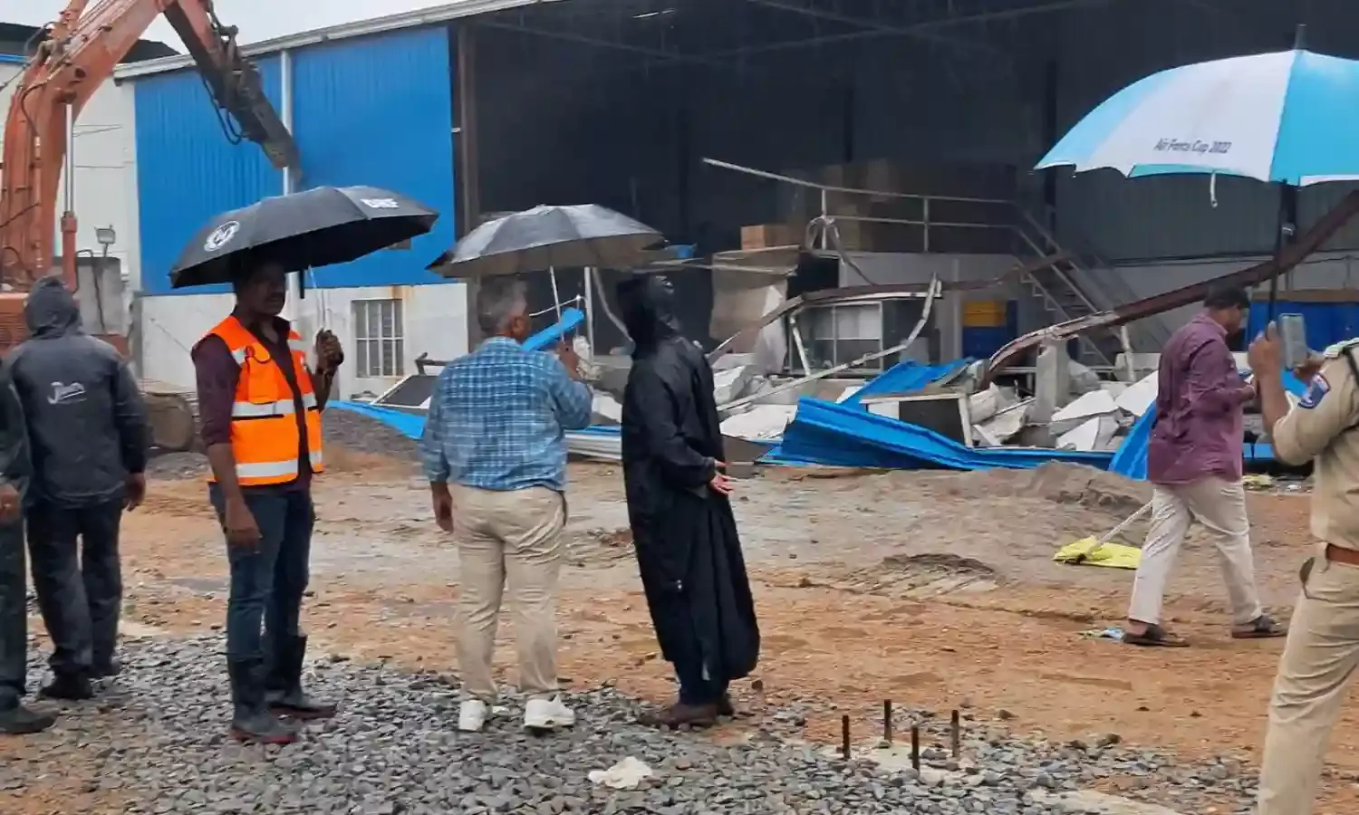 HYDRAA razes 13 illegal structures around Appa Cheruvu in Gagan Pahad