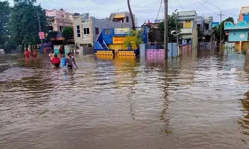 Khammam: Munneru River floods after 30 years; locals blame encroachments; over 100 villages submerged