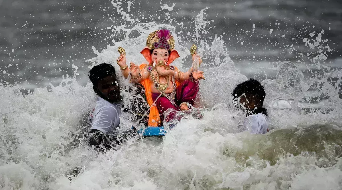 HC: Contempt case filed against Telangana govt over immersion of PoP Ganesh idols in Hussain Sagar