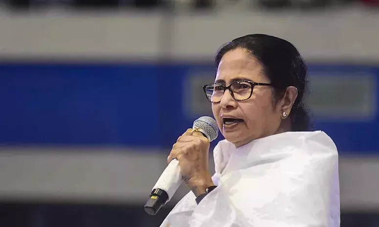 Mamata makes surprise visit to protest site of junior doctors, urges them to return to work