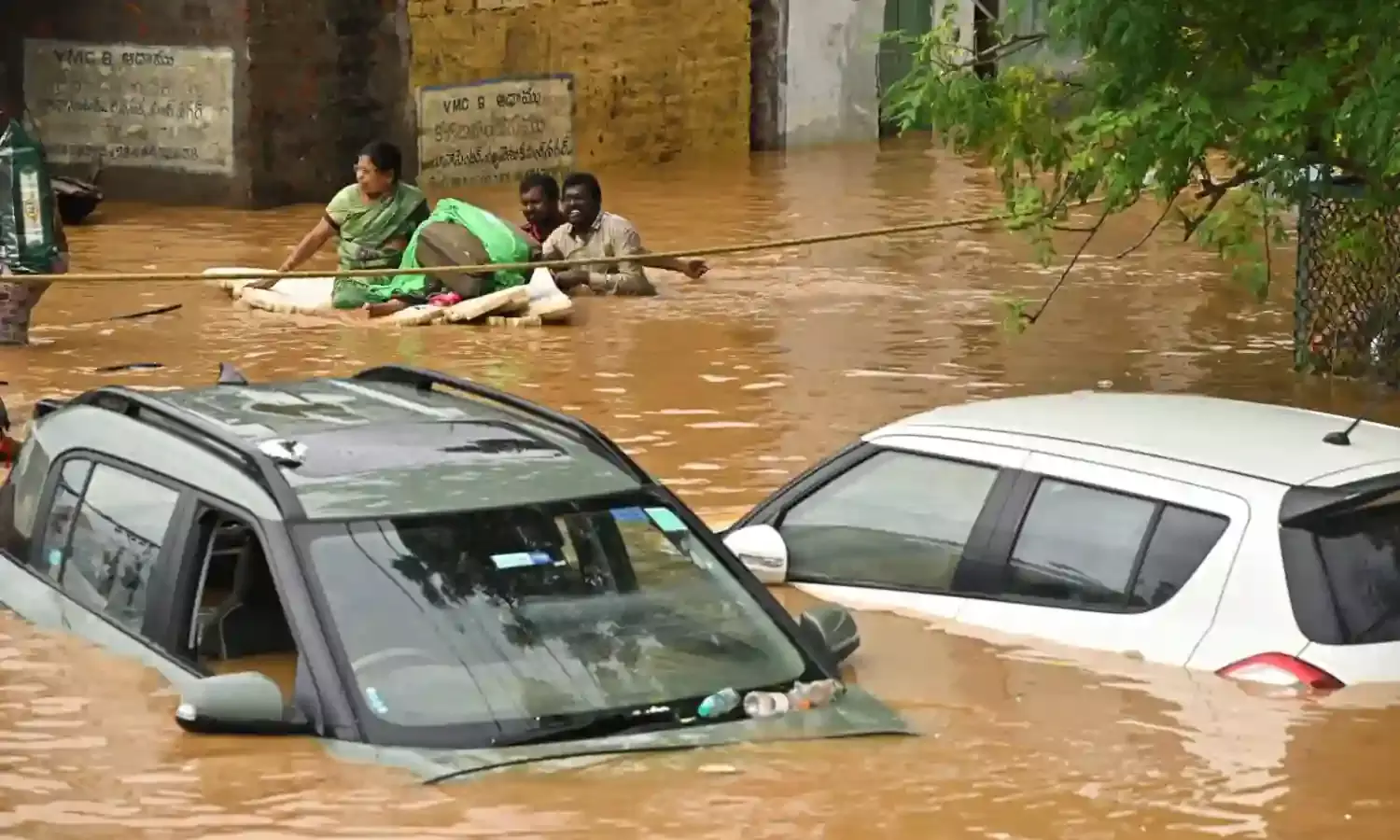 Andhra floods: Death toll rises to 32; Central team to visit affected places today