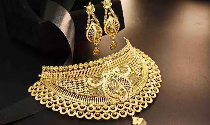 Gold climbs Rs 500 to Rs 74,100 per 10 grams; silver rallies Rs 1,000
