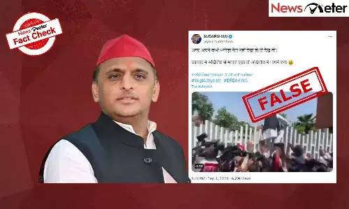 Fact Check: Video of Akhilesh Yadav climbing locked gate falsely shared as SP leader fleeing media