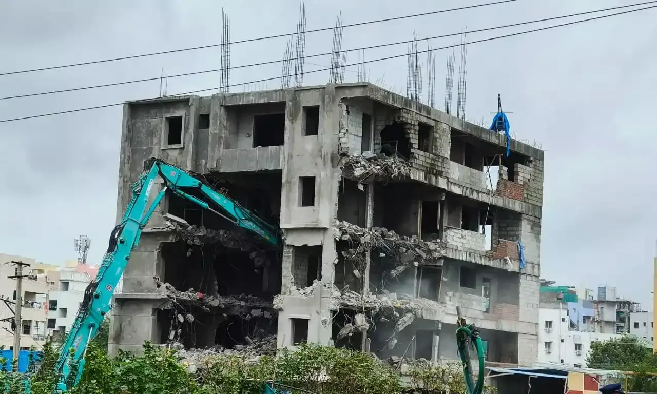 HYDRAA razes ‘illegal structures’ around water bodies in Dundigal, Ameenpur, Madhapur