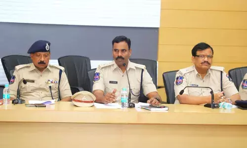 Hyderabad: Gang cheats Bajaj Electronics of Rs 4 crores by exploiting refund policy; 13 held