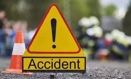 8 die as truck collides with RTC bus in Andhra Pradeshs Chittoor district