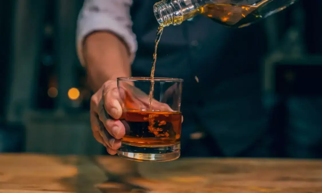 Andhra Cabinet approves new excise policy; 10% retail liquor outlets to be allotted to toddy-tappers community